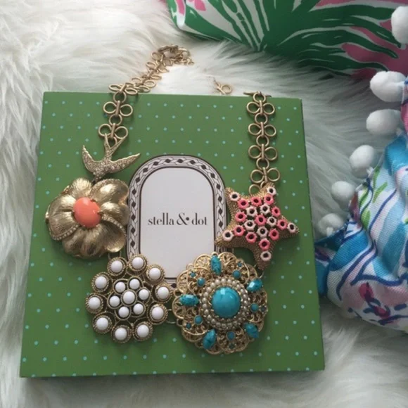 Stella & Dot | Retired Vintage Gold🌺🕊Birds of Paradise Statement Necklace - Picture 14 of 15